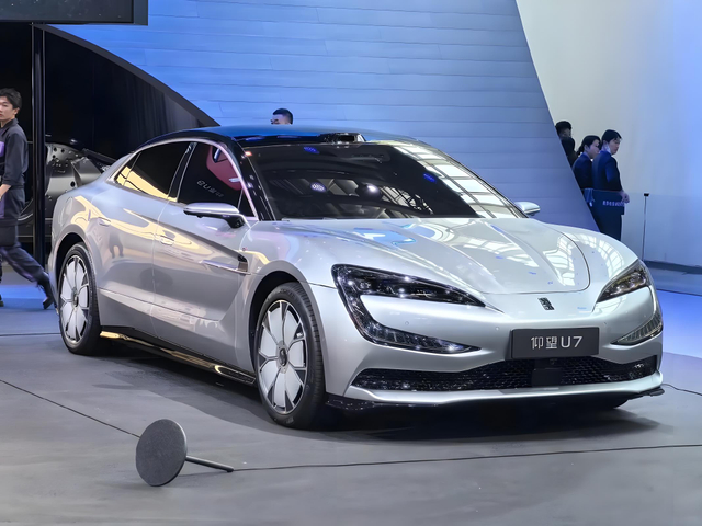  BYD Hybrid Electric Car Yangwang U7 