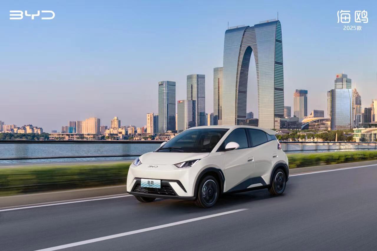 Practical Used BYD Seagull Electric Car Front Quarter View for Urban Fleets
